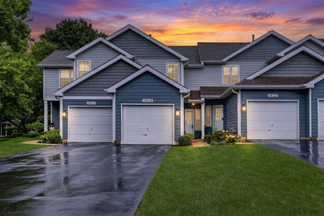 1615 Woodcrest Circle, Mundelein, IL 60060