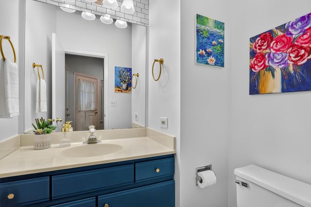 1615 Woodcrest Circle, Mundelein, IL 60060
