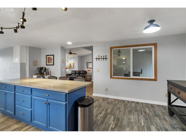 33844 SUNNYVIEW Dr Ne, Albany, OR 97322