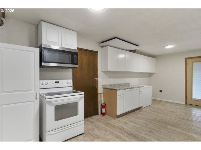 33844 SUNNYVIEW Dr Ne, Albany, OR 97322