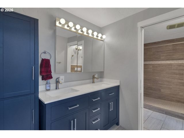 33844 SUNNYVIEW Dr Ne, Albany, OR 97322