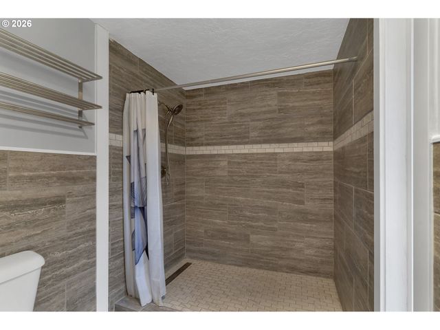 33844 SUNNYVIEW Dr Ne, Albany, OR 97322