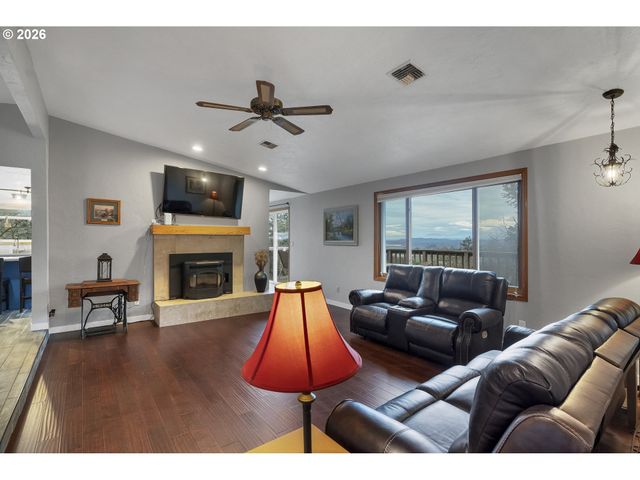 33844 SUNNYVIEW Dr Ne, Albany, OR 97322