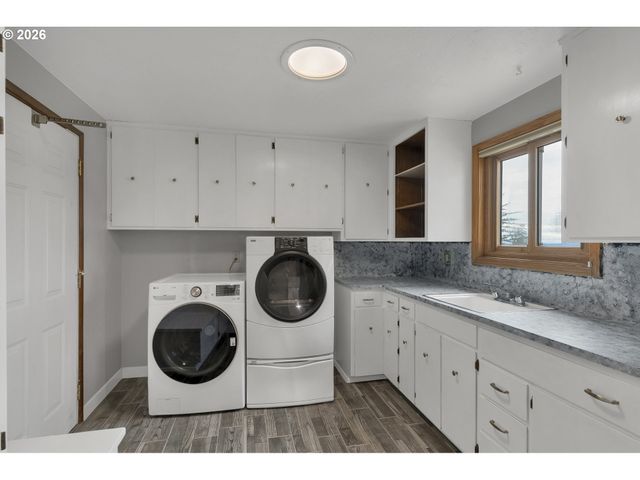 33844 SUNNYVIEW Dr Ne, Albany, OR 97322