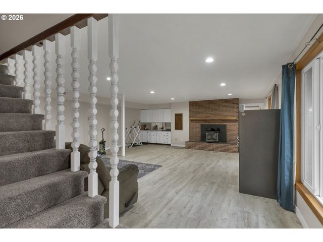 33844 SUNNYVIEW Dr Ne, Albany, OR 97322