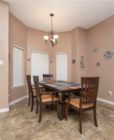 6934 Round Table St, Corpus Christi, TX 78414