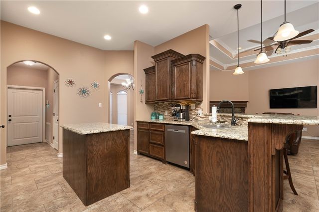 6934 Round Table St, Corpus Christi, TX 78414