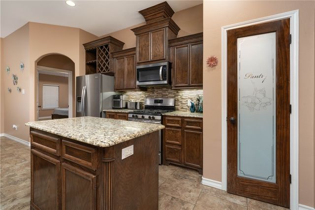 6934 Round Table St, Corpus Christi, TX 78414