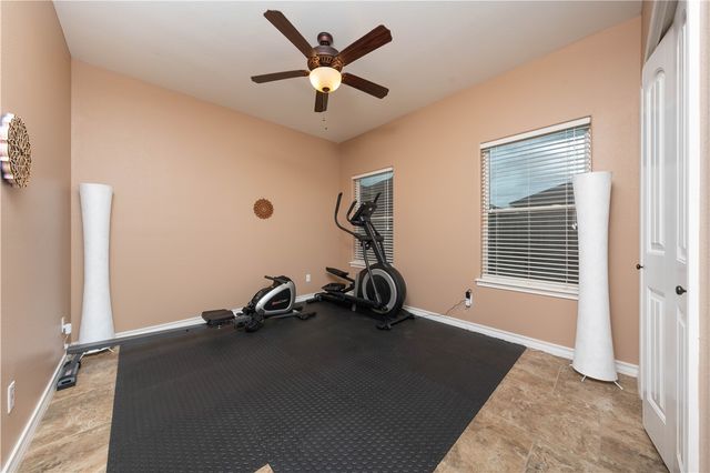 6934 Round Table St, Corpus Christi, TX 78414