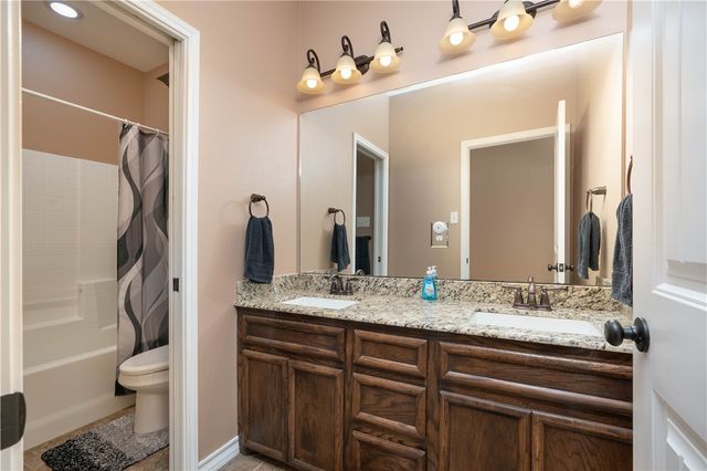 6934 Round Table St, Corpus Christi, TX 78414