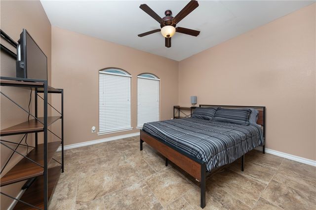 6934 Round Table St, Corpus Christi, TX 78414