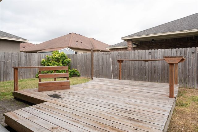 6934 Round Table St, Corpus Christi, TX 78414