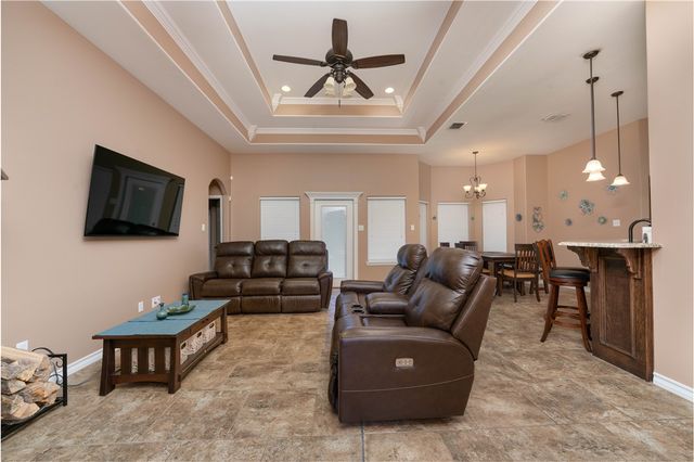 6934 Round Table St, Corpus Christi, TX 78414