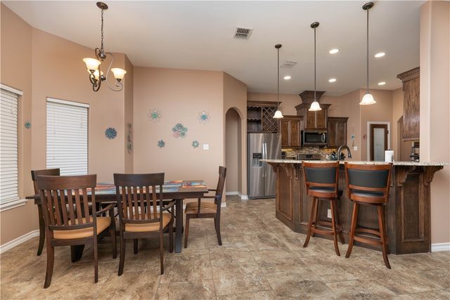 6934 Round Table St, Corpus Christi, TX 78414