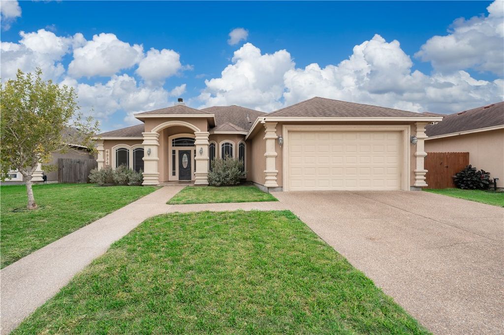 6934 Round Table St, Corpus Christi, TX 78414