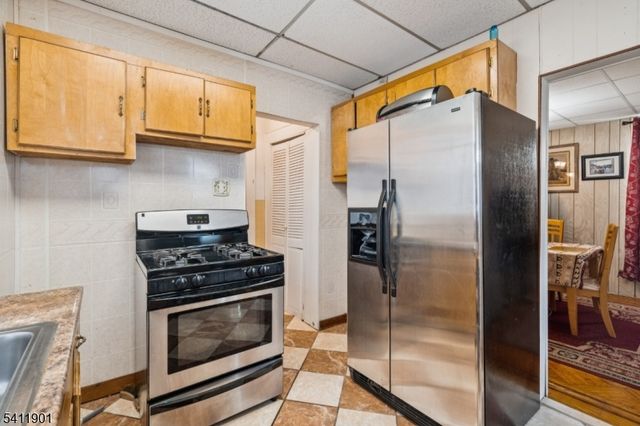 7 Wolf Pl, Irvington Twp., NJ 07111