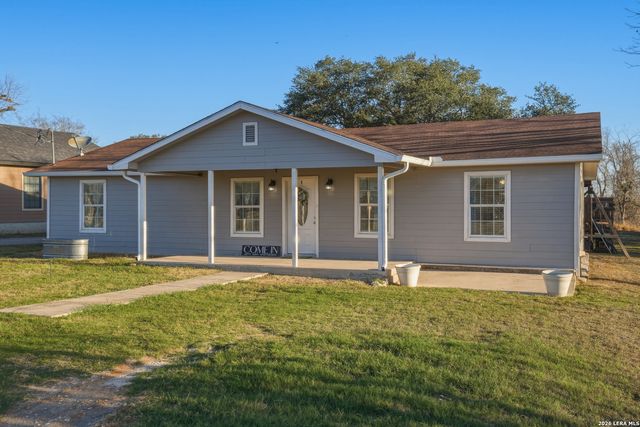 7924 County Road 128, Floresville, TX 78114