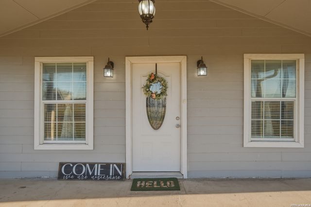 7924 County Road 128, Floresville, TX 78114