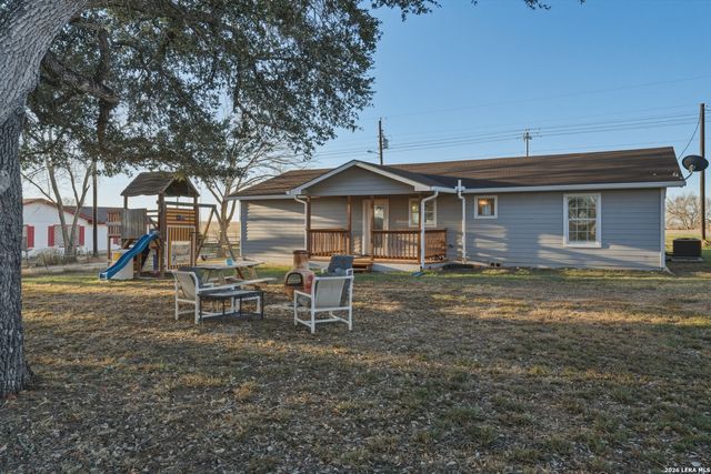 7924 County Road 128, Floresville, TX 78114
