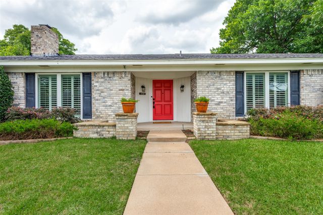 4128 Coral Circle, Benbrook, TX 76126