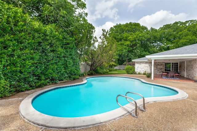 4128 Coral Circle, Benbrook, TX 76126