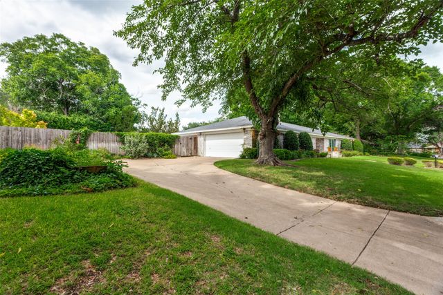 4128 Coral Circle, Benbrook, TX 76126