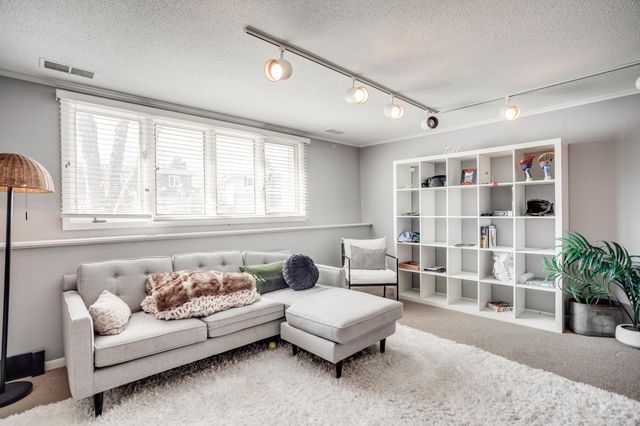 2221 Quebec Drive, Saint Louis Park, MN 55426