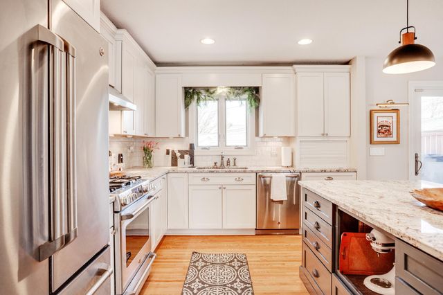 2221 Quebec Drive, Saint Louis Park, MN 55426