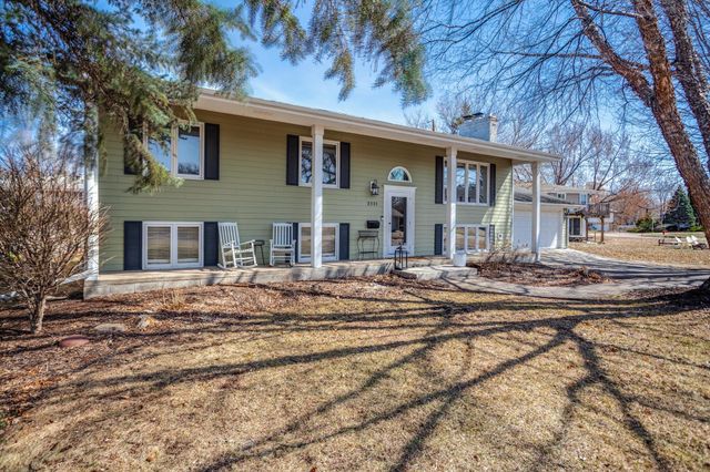 2221 Quebec Drive, Saint Louis Park, MN 55426