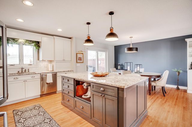 2221 Quebec Drive, Saint Louis Park, MN 55426