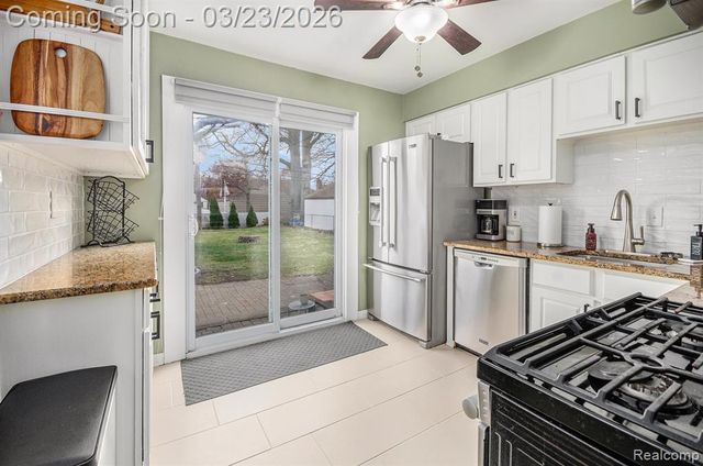 2623 Venice Street, Dearborn, MI 48124