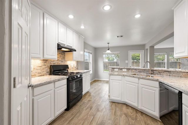 6105 Larrycrest Drive, Pearland, TX 77584