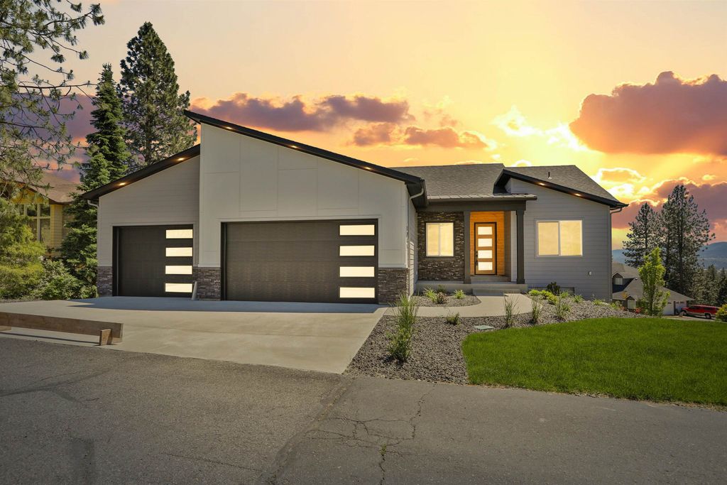 7285 E Columbia Dr, Spokane, WA 99212