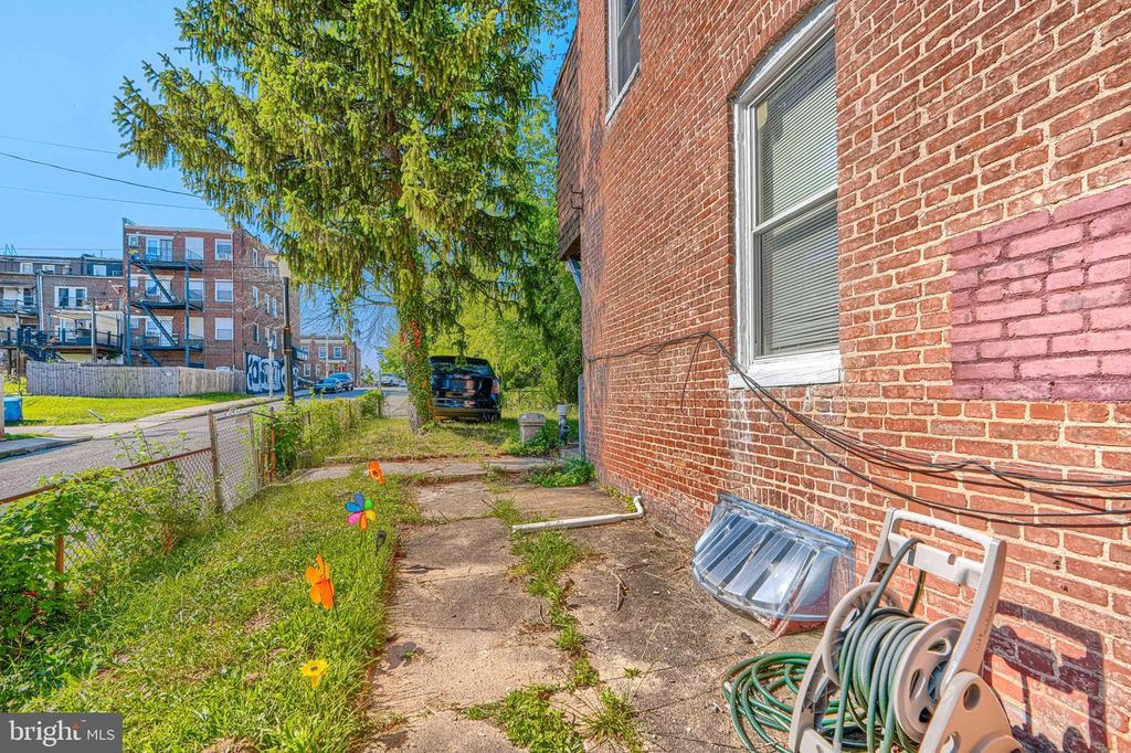 Image 6 of property listing at 1947 E 31ST ST, Baltimore, MD 21218