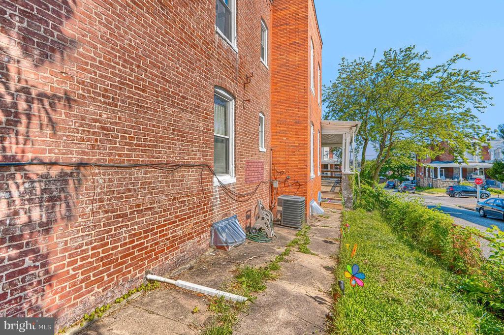 Image 7 of property listing at 1947 E 31ST ST, Baltimore, MD 21218