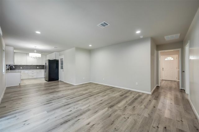 5451 Loch Lomond Drive, Houston, TX 77096