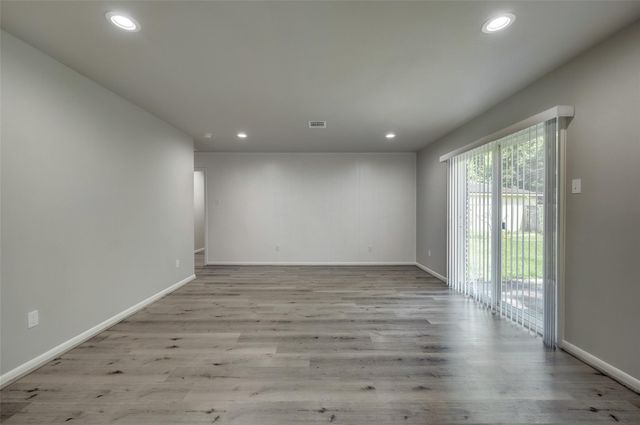 5451 Loch Lomond Drive, Houston, TX 77096