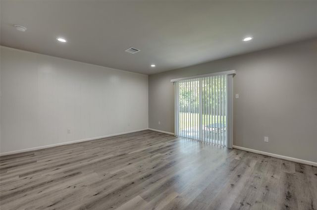 5451 Loch Lomond Drive, Houston, TX 77096