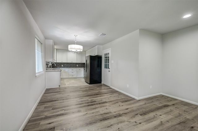 5451 Loch Lomond Drive, Houston, TX 77096