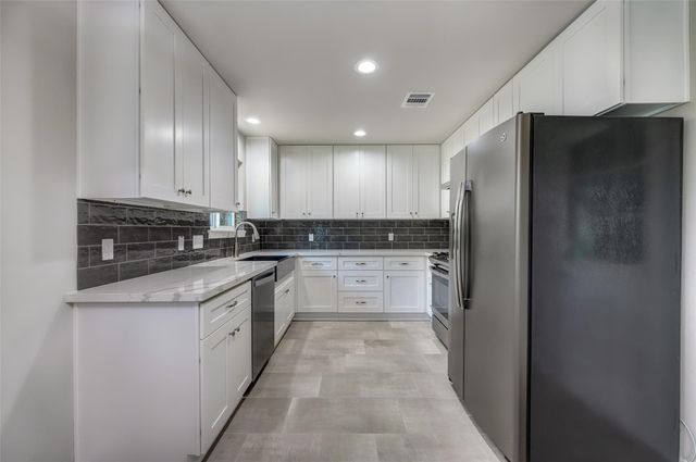 5451 Loch Lomond Drive, Houston, TX 77096