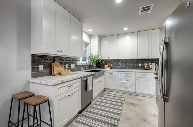 5451 Loch Lomond Drive, Houston, TX 77096