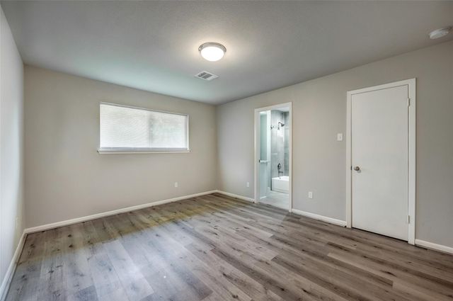 5451 Loch Lomond Drive, Houston, TX 77096