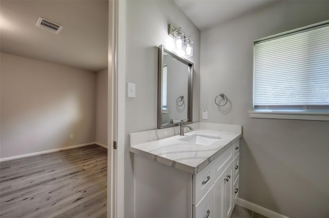 5451 Loch Lomond Drive, Houston, TX 77096