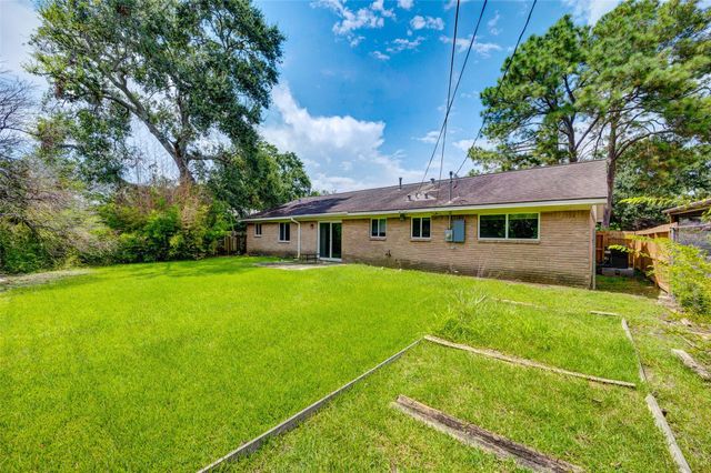 5451 Loch Lomond Drive, Houston, TX 77096