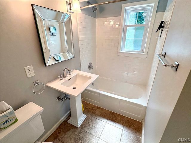 5225 Leverett Lane, Dewitt, NY 13066