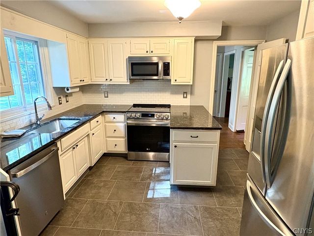 5225 Leverett Lane, Dewitt, NY 13066