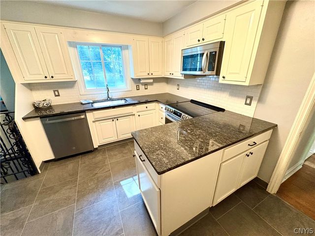 5225 Leverett Lane, Dewitt, NY 13066