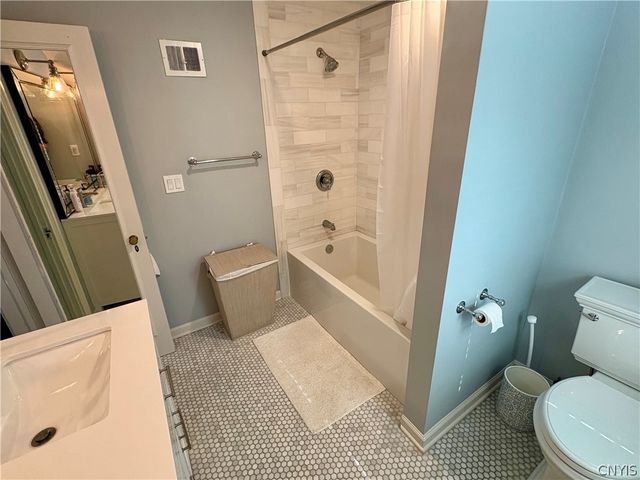 5225 Leverett Lane, Dewitt, NY 13066