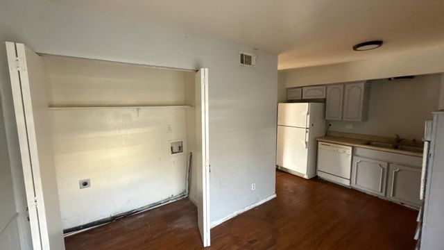 1907 Nolen Court, Arlington, TX 76012