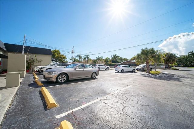 1900 E Oakland Park Boulevard, Fort Lauderdale, FL 33306